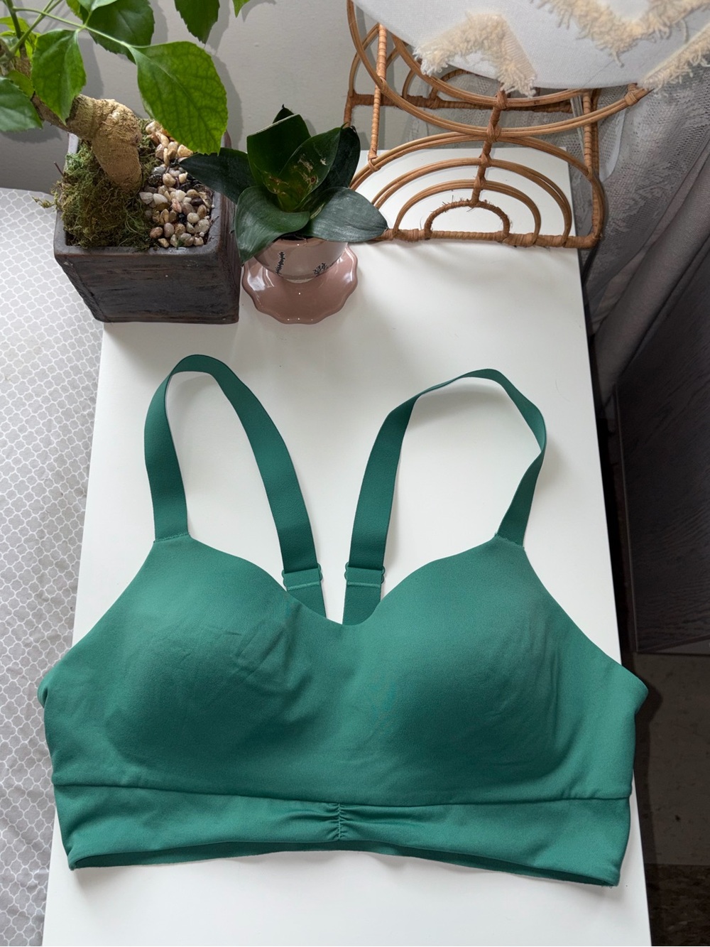 Victoria's Secret Green Like a Cloud Sports Bra